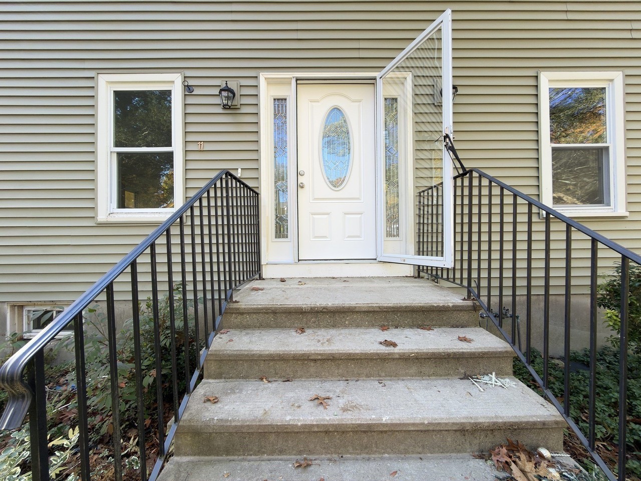 11 Byard Ln - Photo 3 of 42