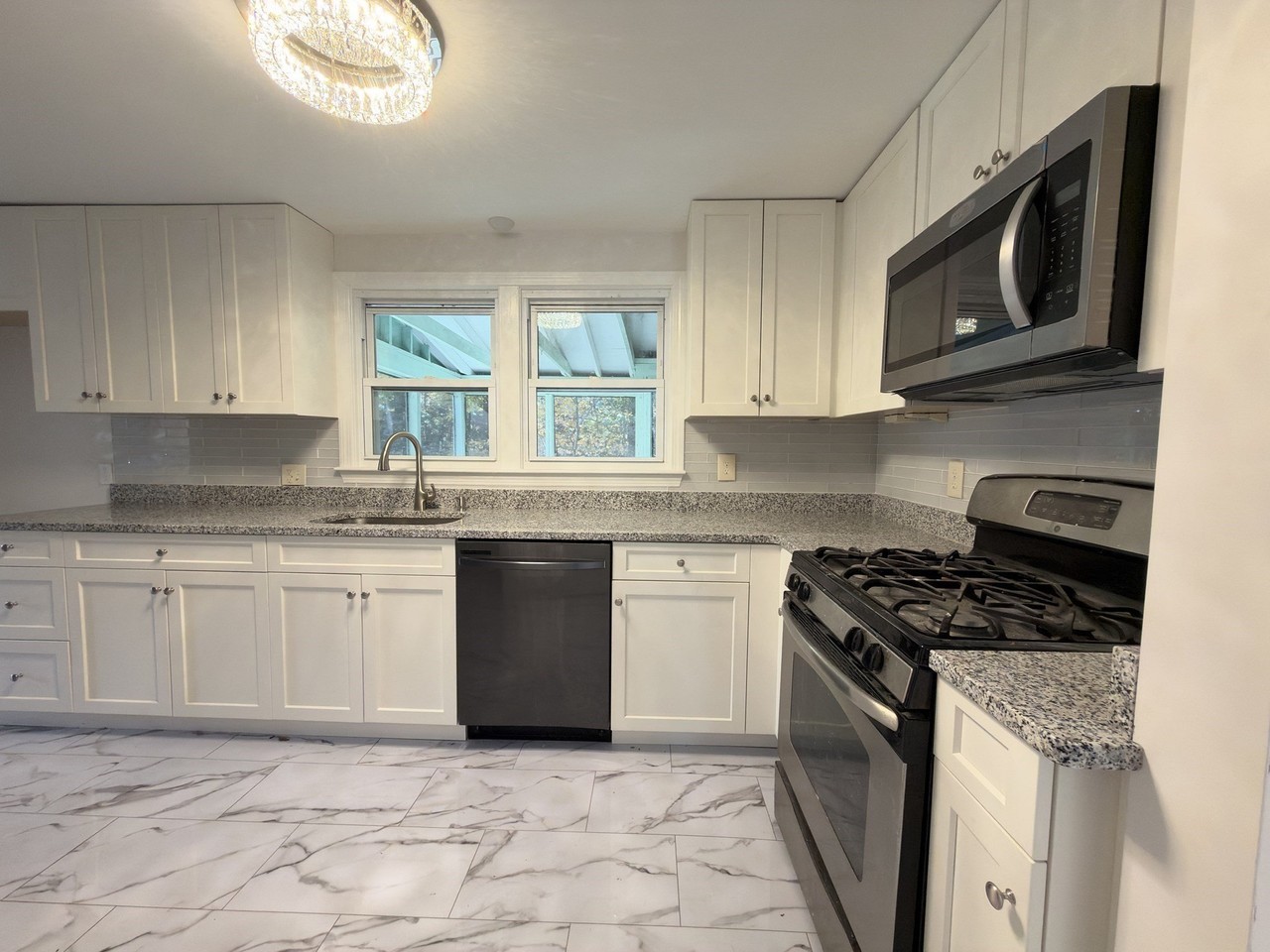 11 Byard Ln - Photo 6 of 42
