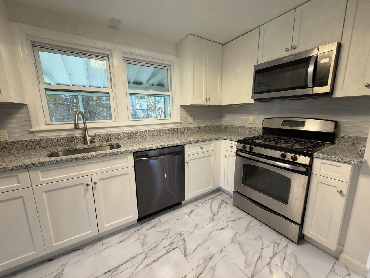11 Byard Ln - Photo 7 of 42