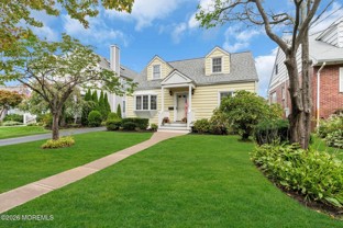 312 Salem Ave - Photo 1 of 1