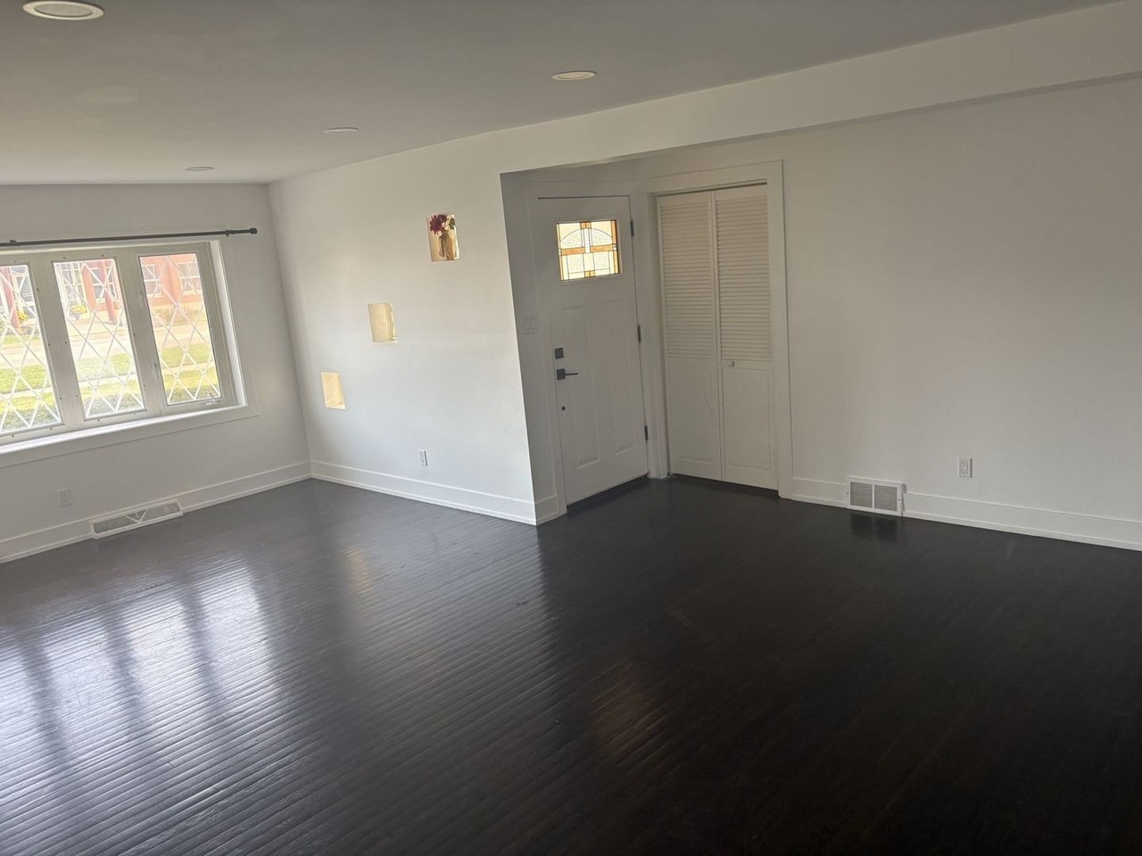 5638 State Rd - Photo 4 of 34