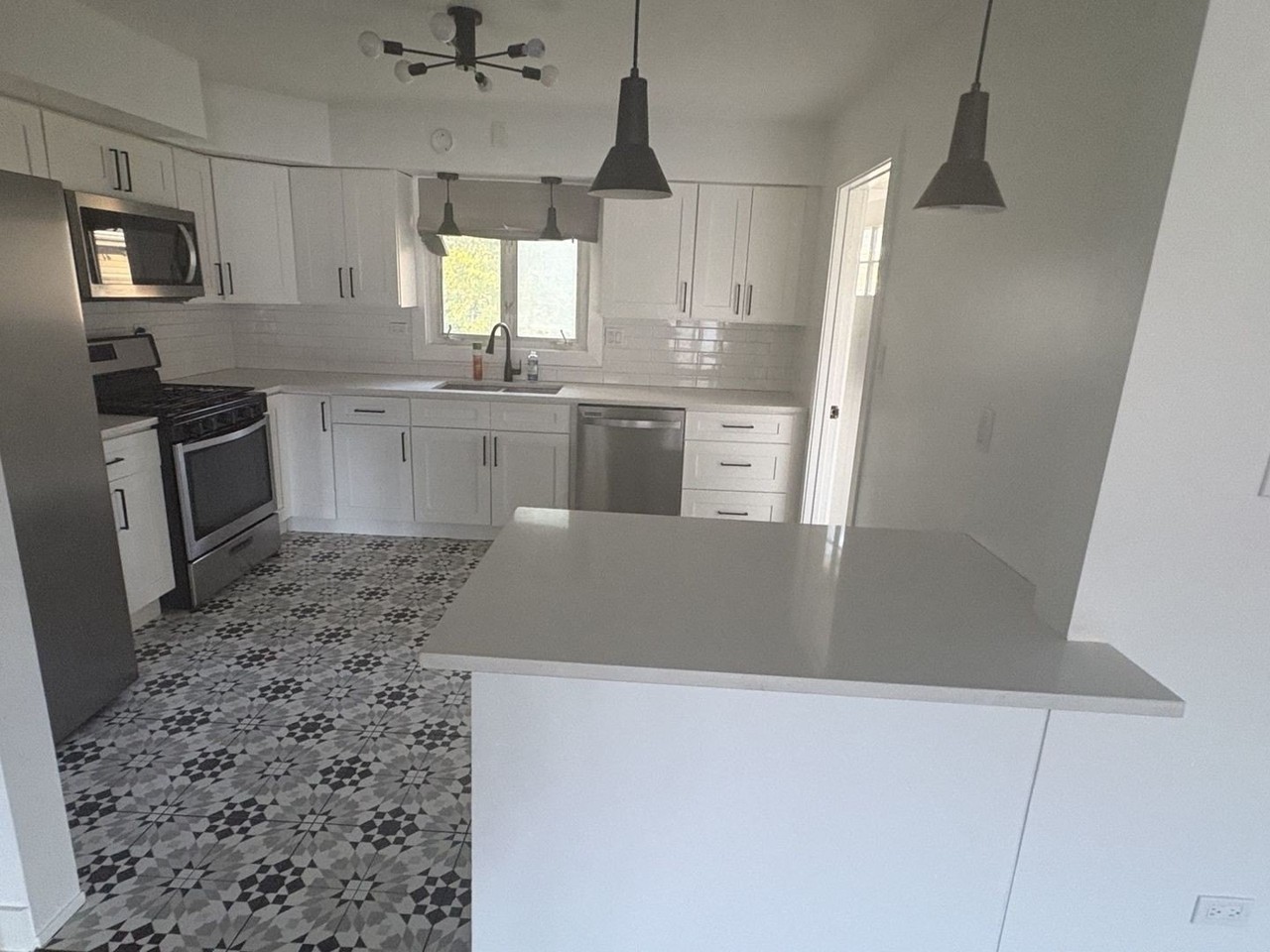 5638 State Rd - Photo 6 of 34