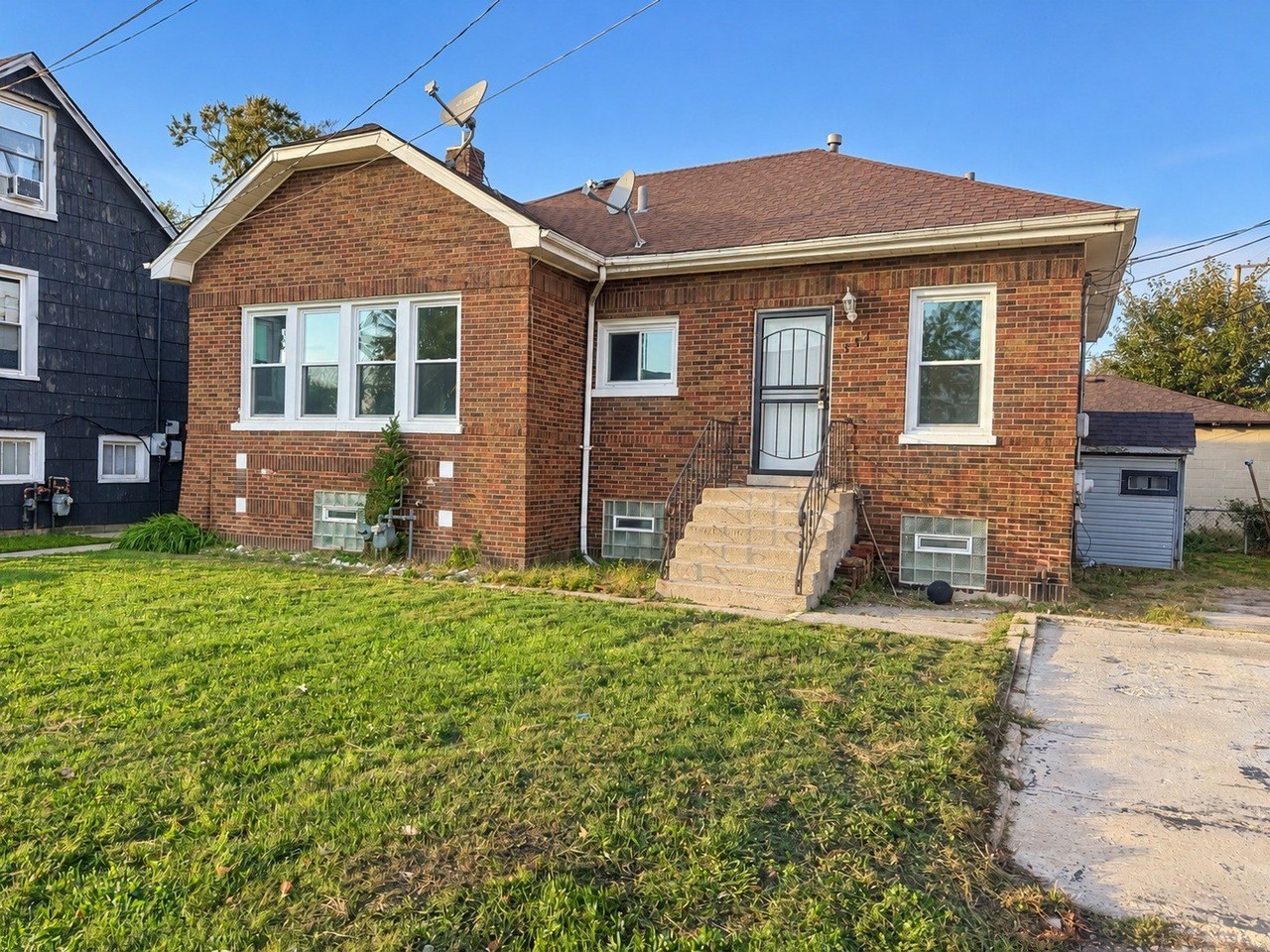 657 Freeland Ave - Photo 2 of 21