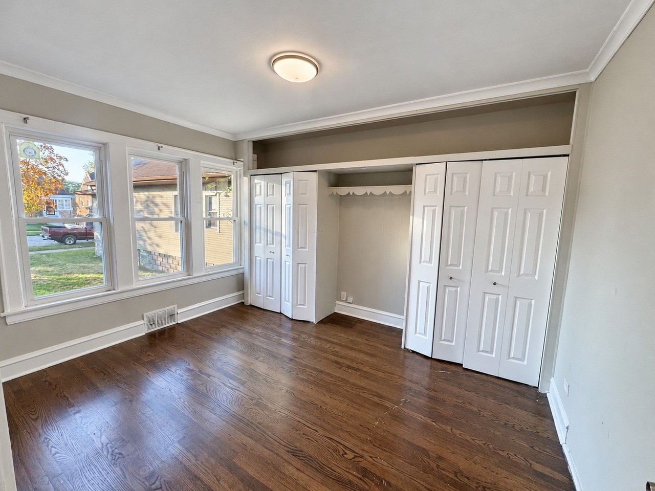 657 Freeland Ave - Photo 4 of 21