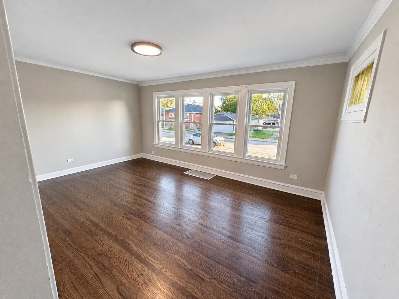 657 Freeland Ave - Photo 6 of 21