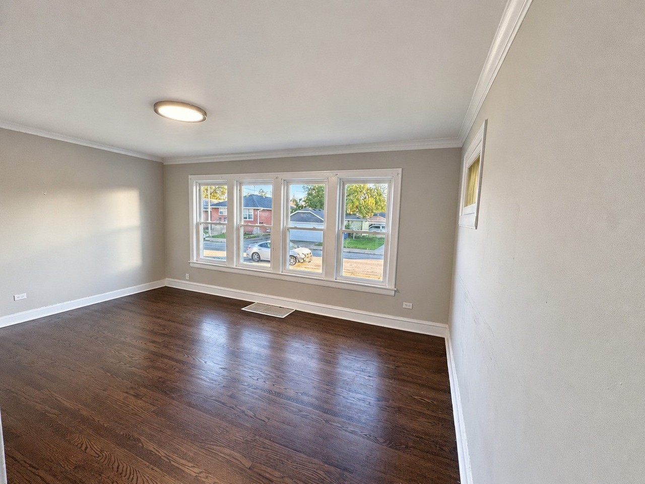657 Freeland Ave - Photo 7 of 21