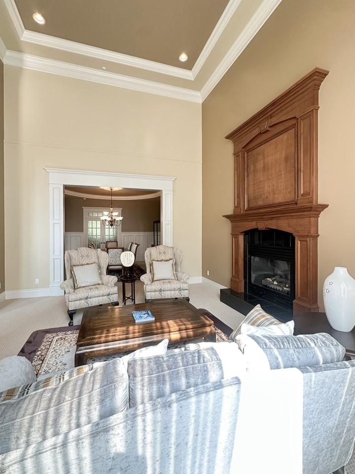 13547 25 Ave - Photo 3 of 16