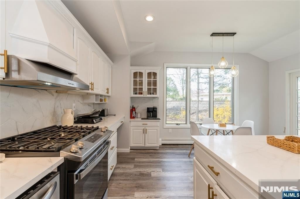 62 Valley Rd - Photo 7 of 33