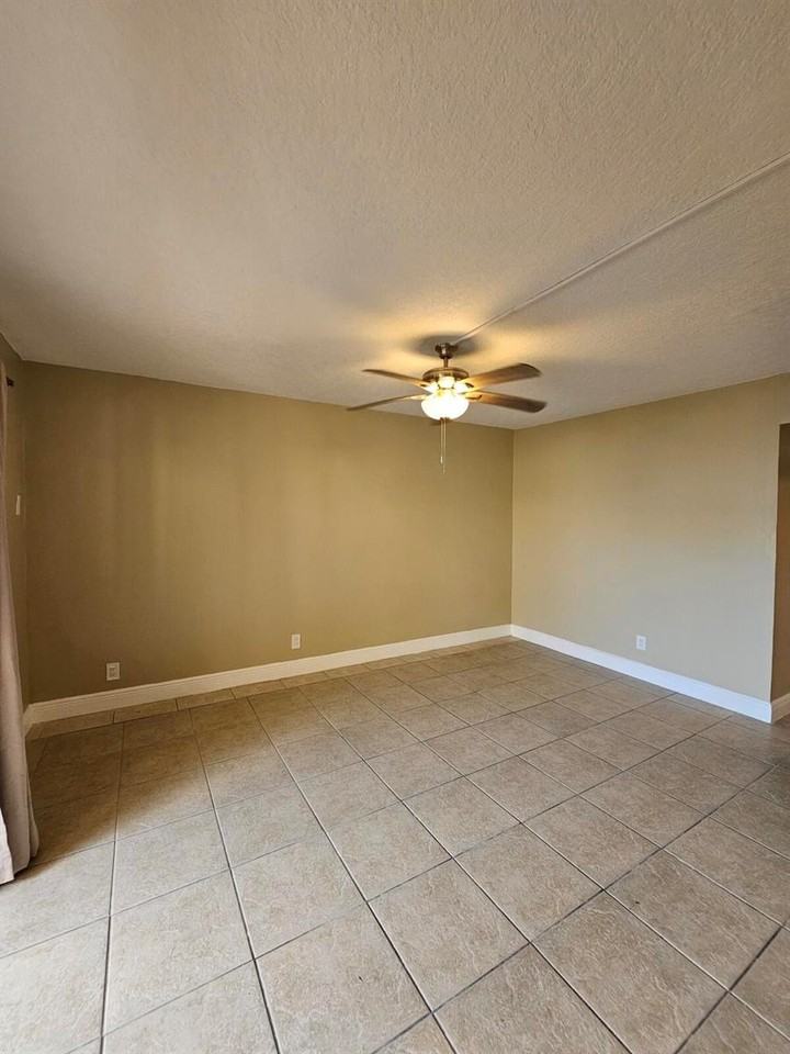 1200 W Blue Heron Blvd - Photo 3 of 8