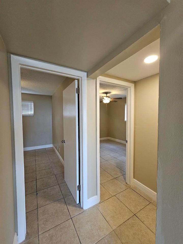 1200 W Blue Heron Blvd - Photo 5 of 8