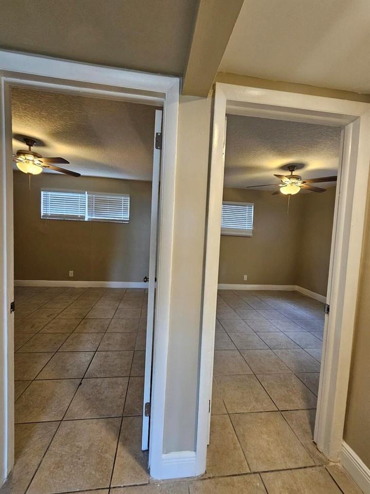 1200 W Blue Heron Blvd - Photo 6 of 8