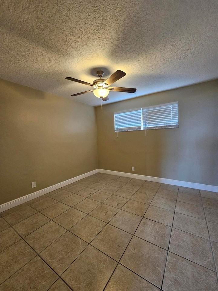 1200 W Blue Heron Blvd - Photo 7 of 8