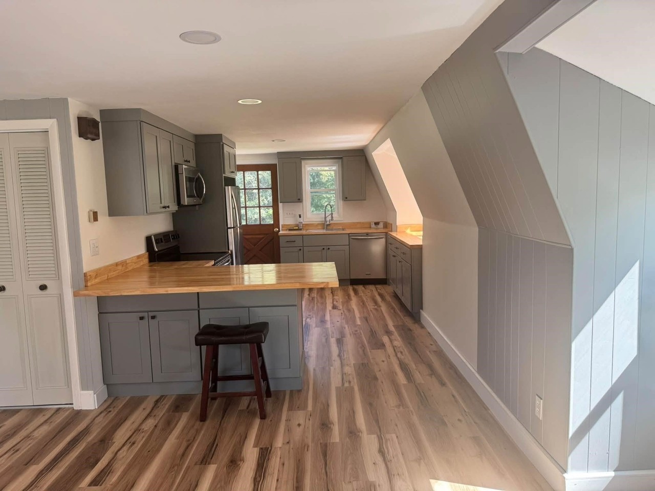 977 Dana Hill Rd - Photo 2 of 6