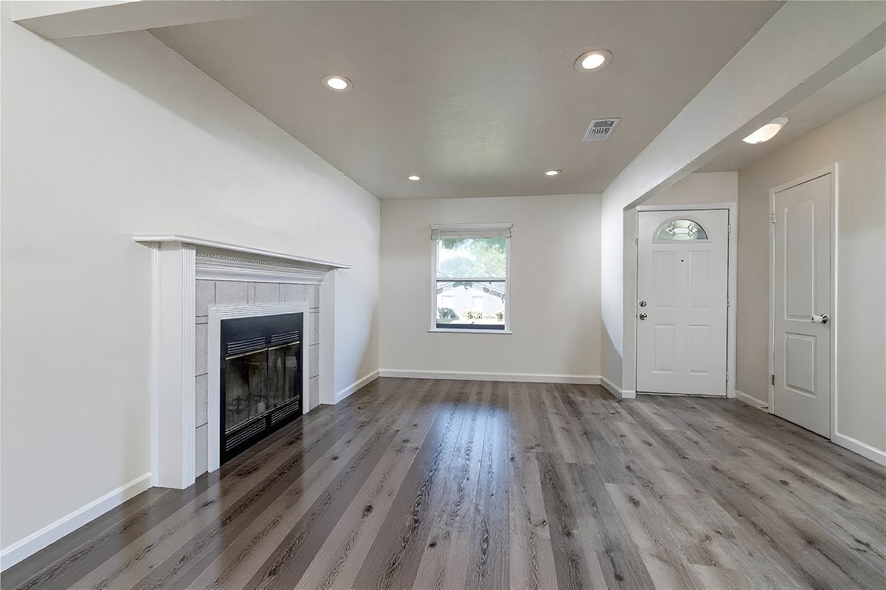 713 Shelmar Dr - Photo 6 of 34