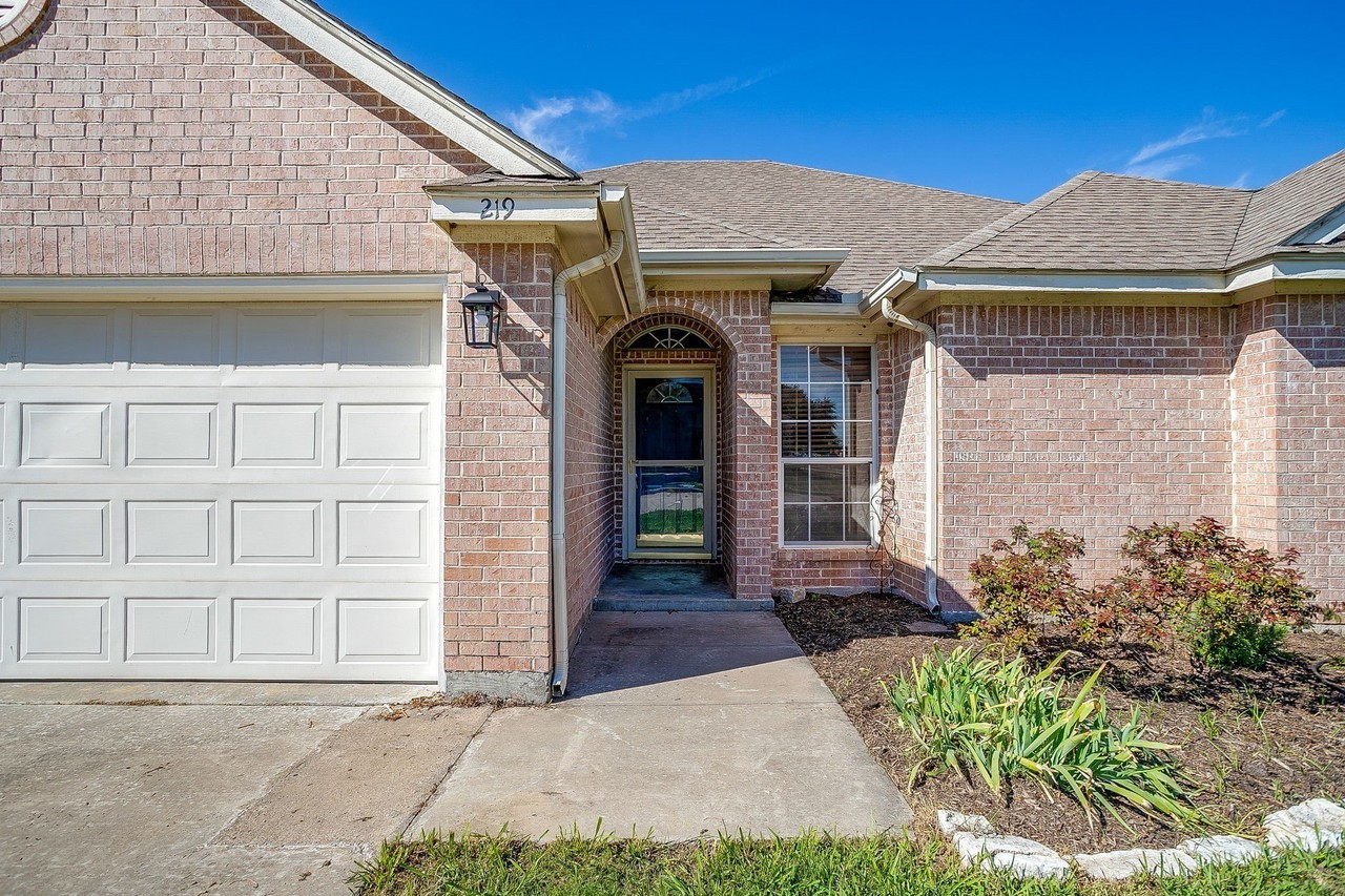 219 Aspen Loop - Photo 4 of 40