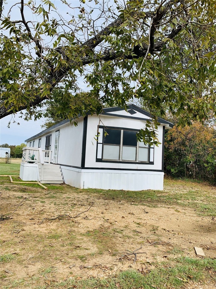 262 County Road 4852 - Photo 2 of 28