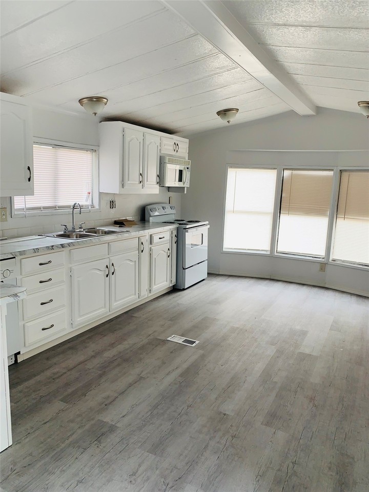 262 County Road 4852 - Photo 3 of 28