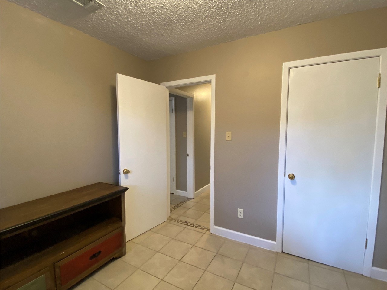 1215 Ella Cir - Photo 6 of 10