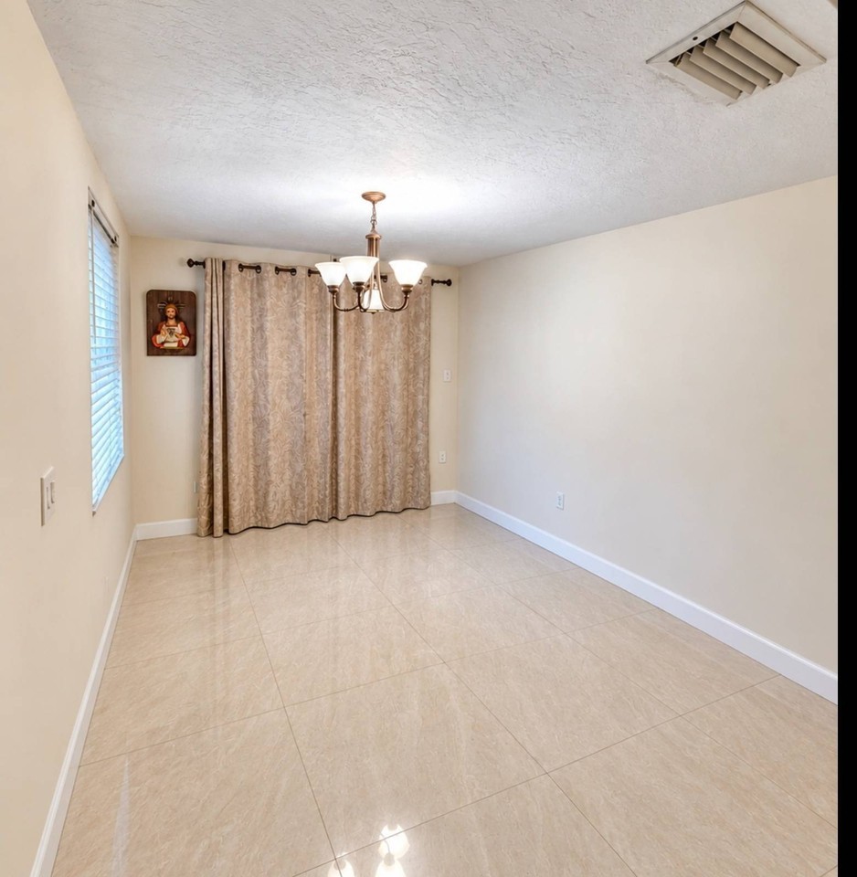 11171 Sw 62nd Ter - Photo 5 of 10