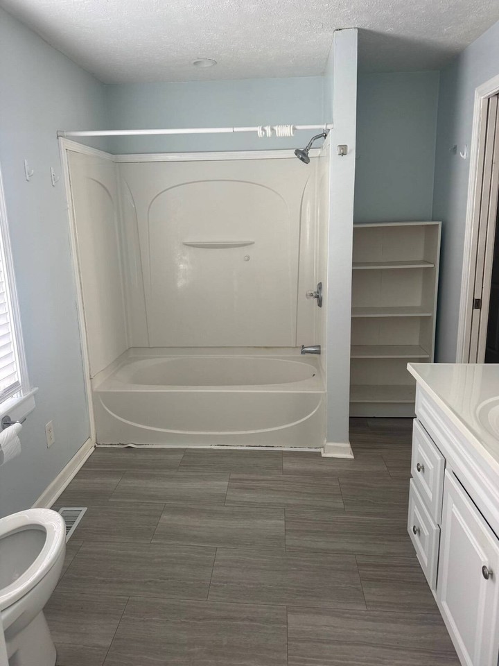542 13th St - Photo 4 of 8