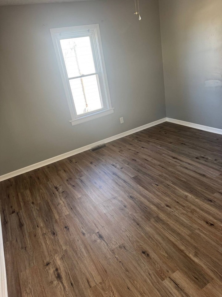 542 13th St - Photo 5 of 8