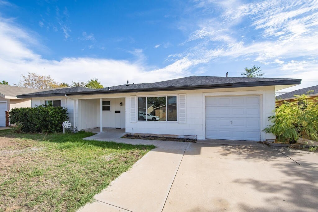 1628 Petroleum Dr - Photo 3 of 38