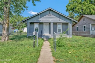 504 S Highland Ave - Photo 1 of 1