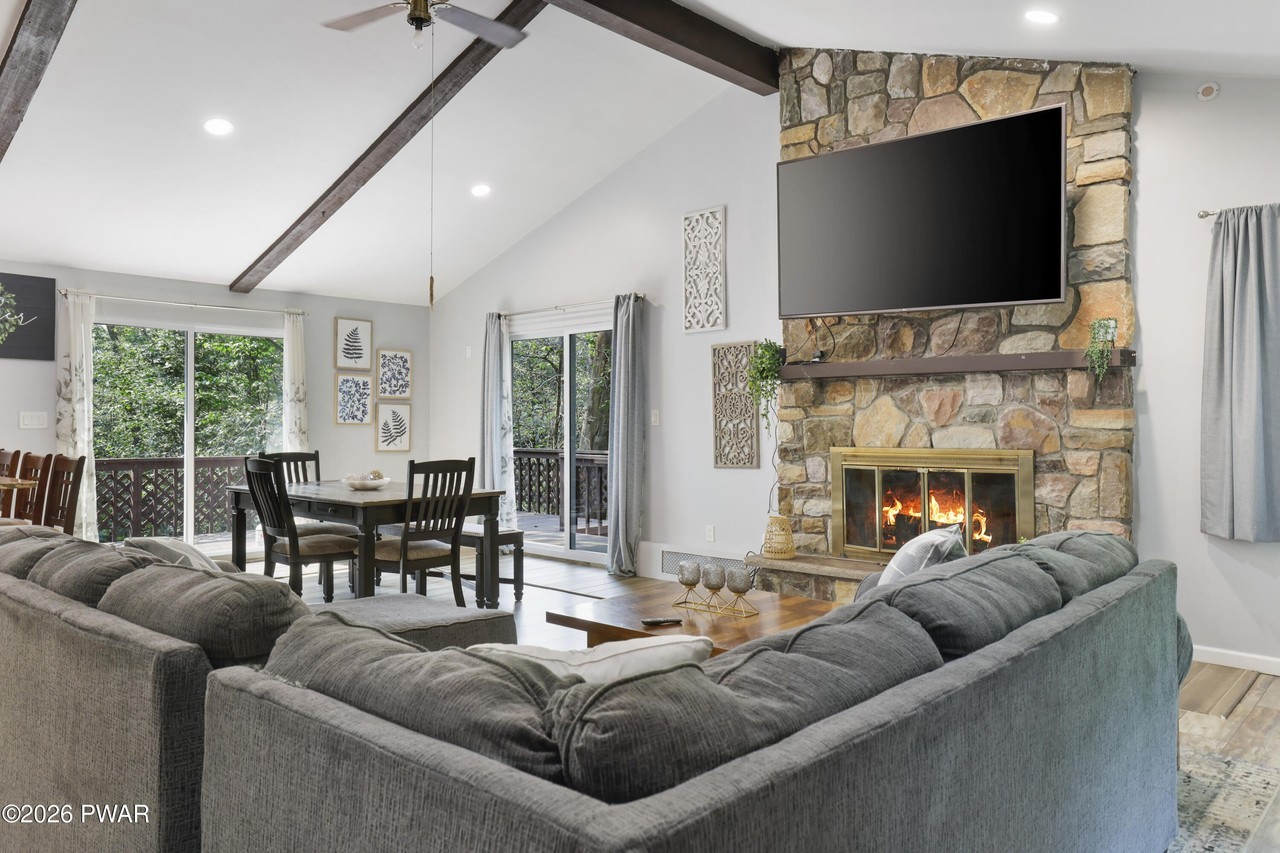 19 Conservancy Ct - Photo 4 of 50