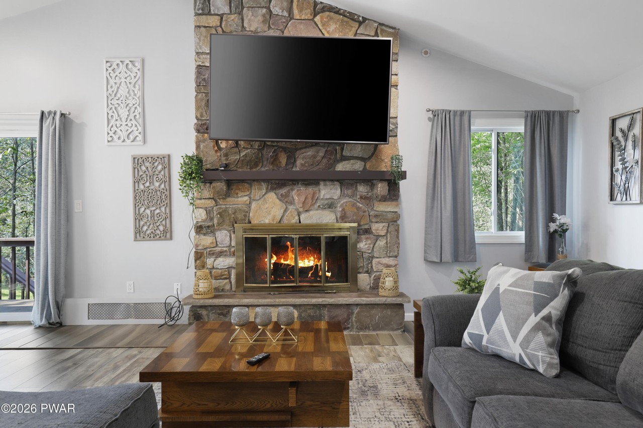 19 Conservancy Ct - Photo 6 of 50