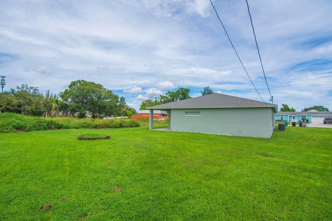 718 Ne Perch Ln - Photo 3 of 19