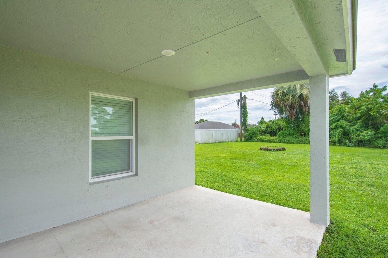 718 Ne Perch Ln - Photo 5 of 19