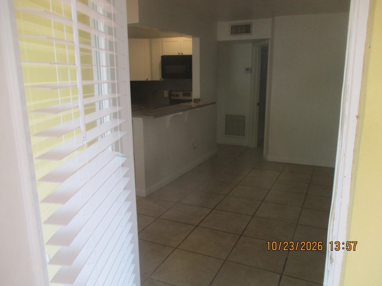 605 Ne 14th Pl #2 - Photo 2 of 13