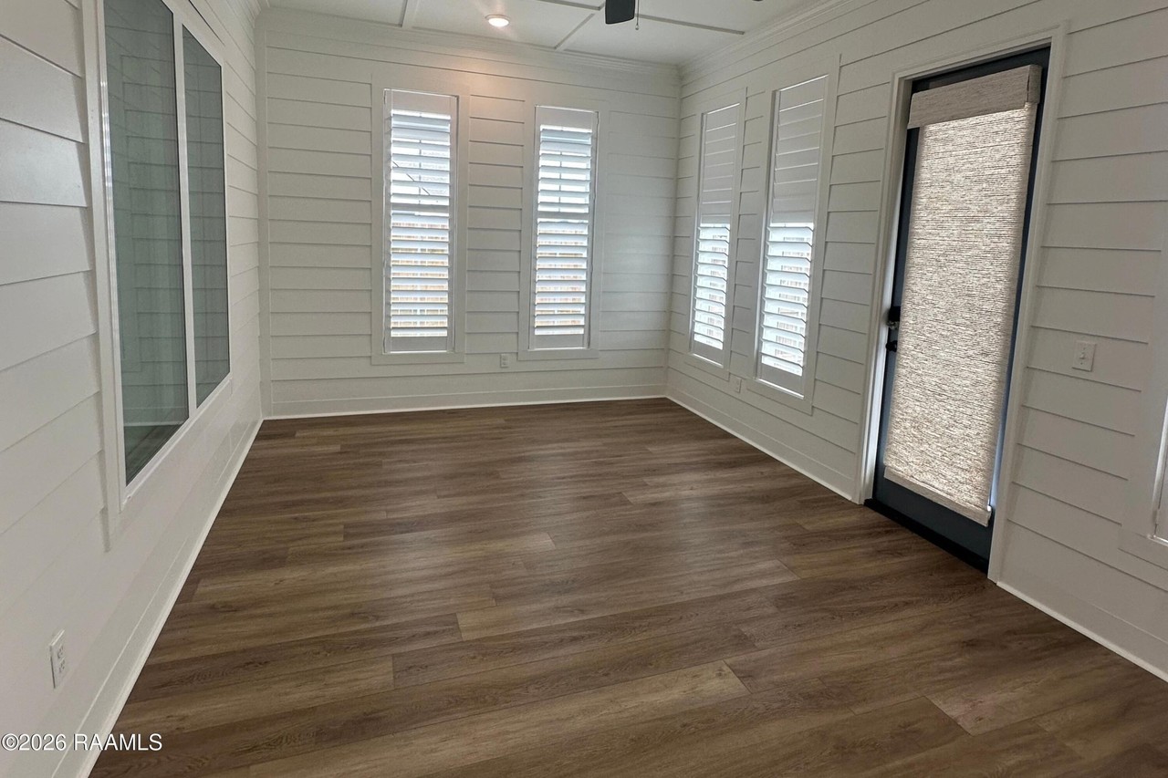 101 Travellers Palm Way - Photo 6 of 13