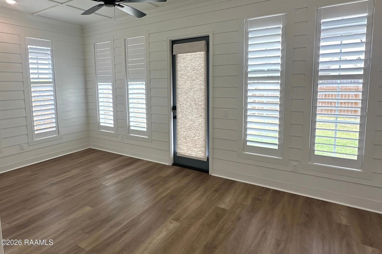 101 Travellers Palm Way - Photo 7 of 13