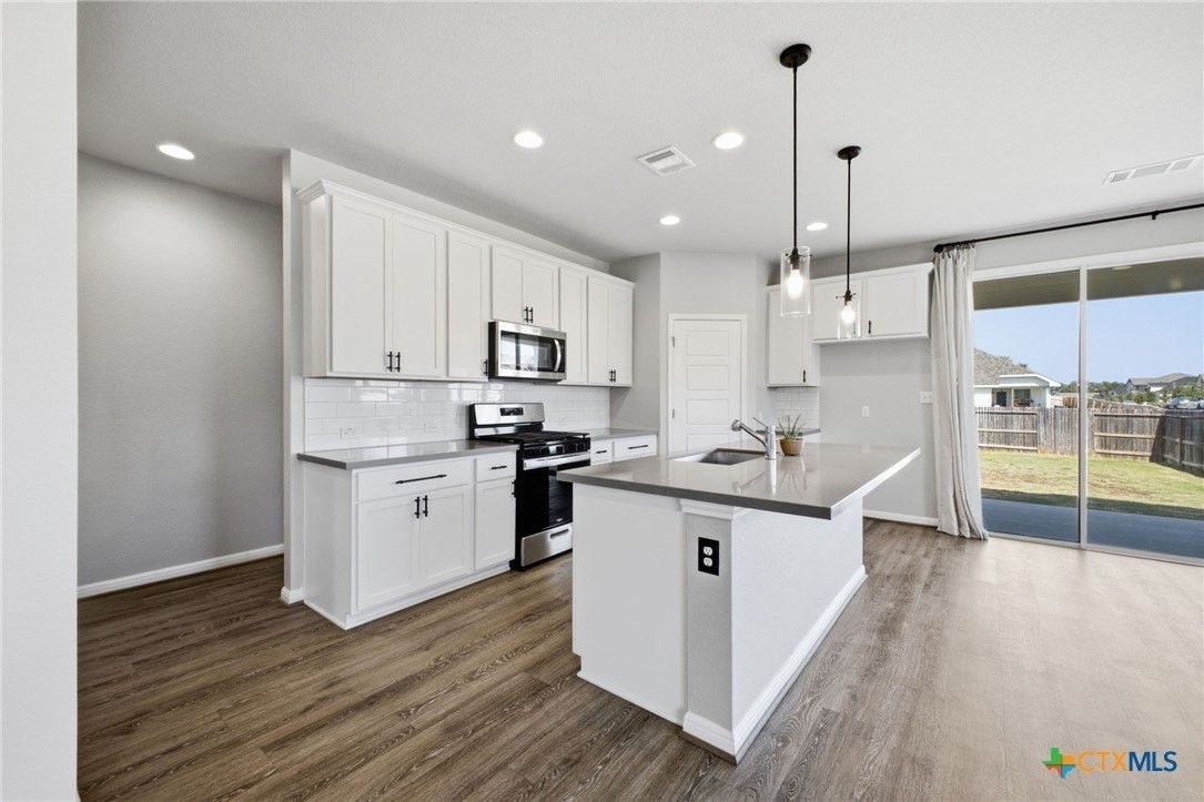 104 Ladolia Ln - Photo 3 of 18