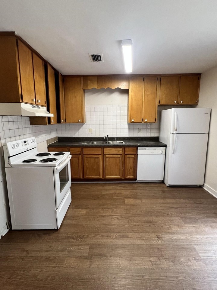 2937 Greenon Ln - Photo 4 of 18