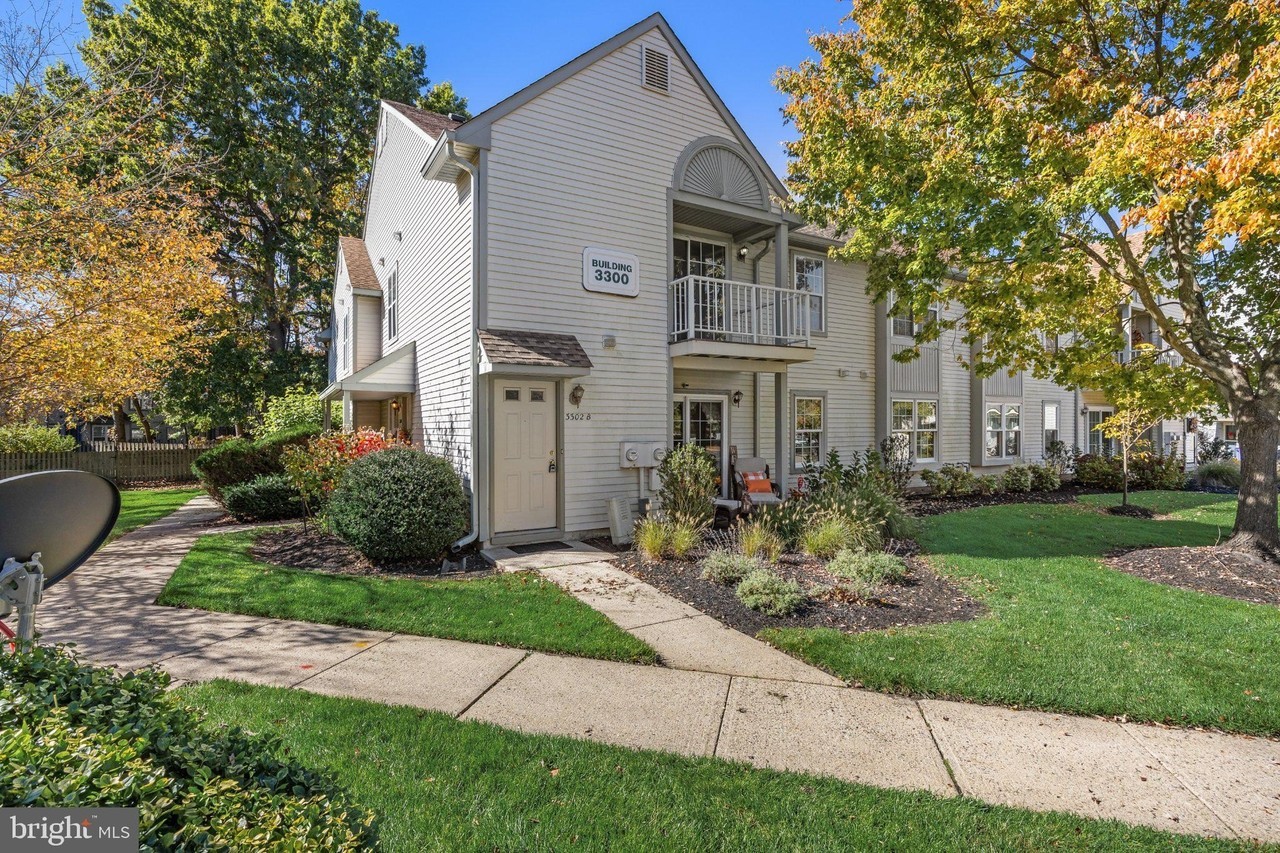 3302-B Ramsbury Ct - Photo 2 of 23