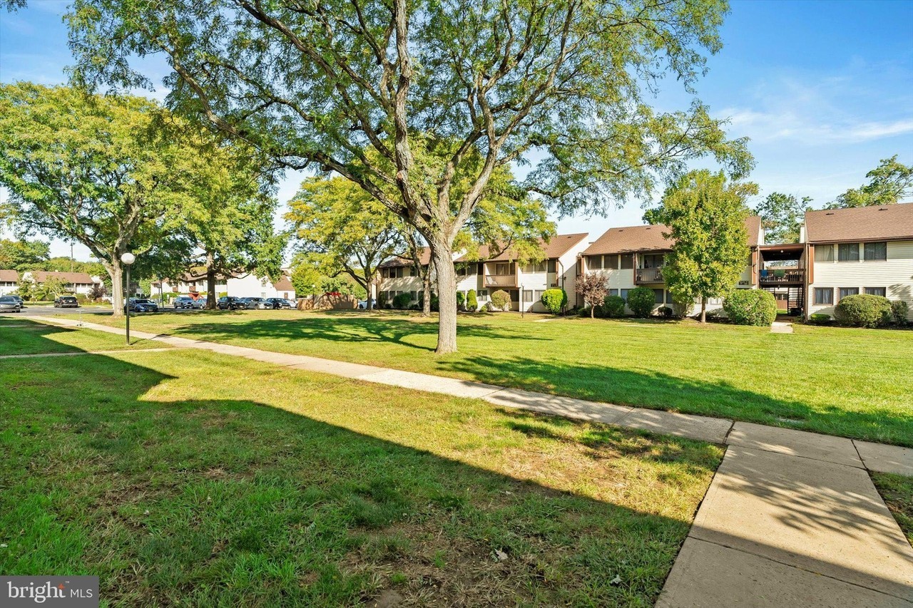 J4 Avon Dr - Photo 2 of 18