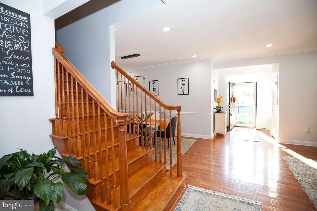 432 Ruby Rd - Photo 2 of 50