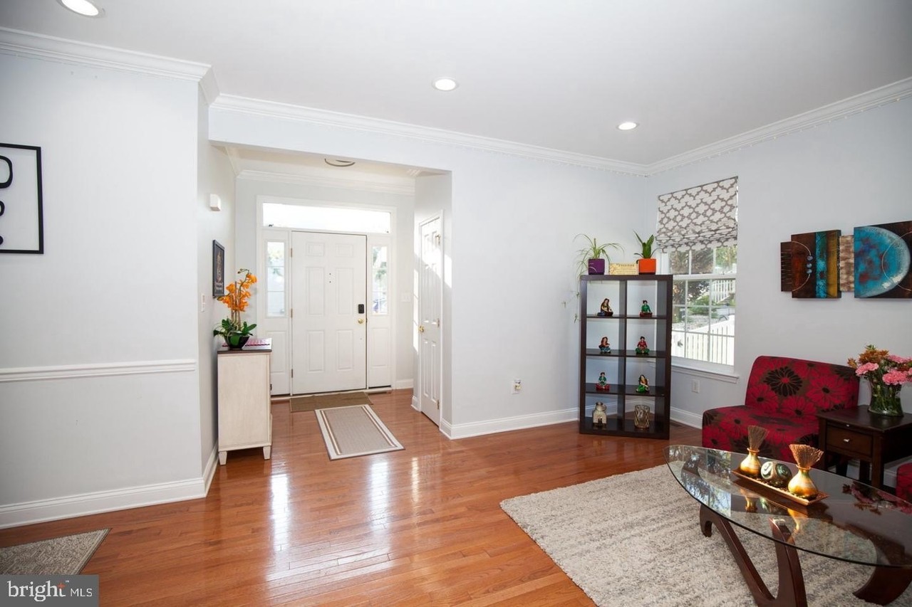 432 Ruby Rd - Photo 4 of 50