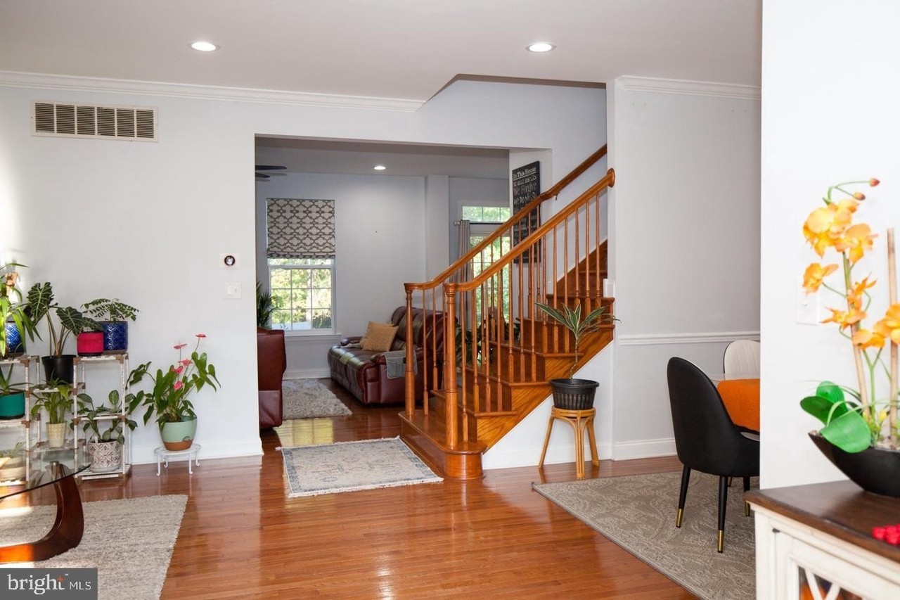 432 Ruby Rd - Photo 7 of 50