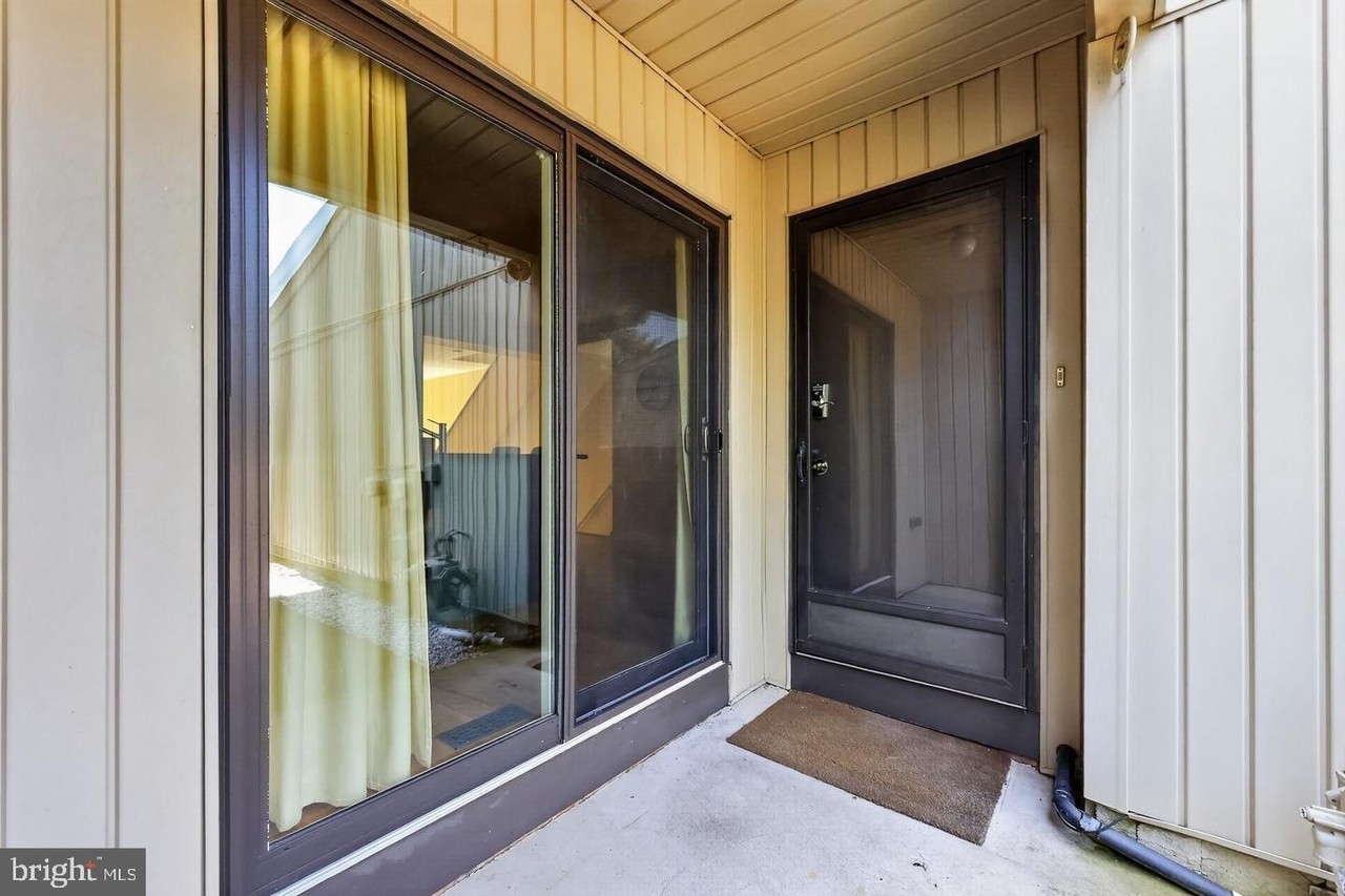 1601 Seneca Run - Photo 4 of 24