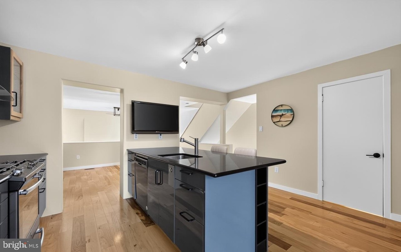 1601 Seneca Run - Photo 7 of 24