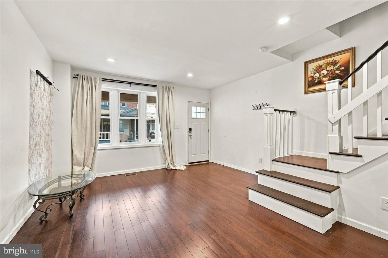 512 N Holly St - Photo 4 of 14