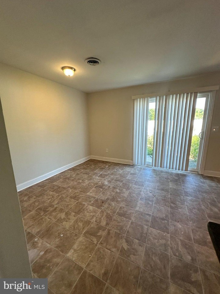 5160 Heritage Dr - Photo 5 of 11