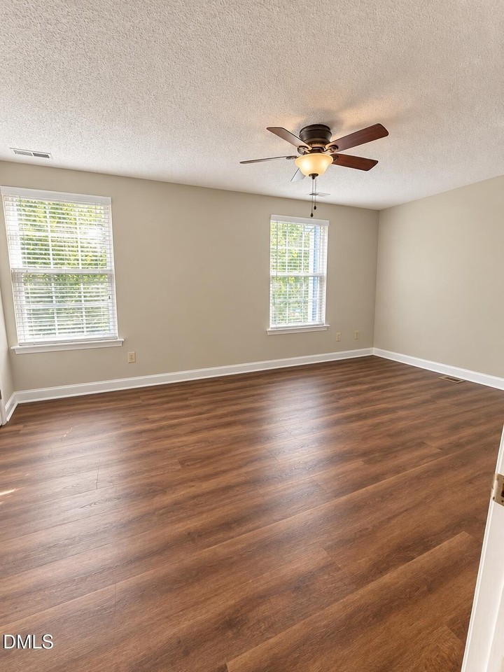 7334 Shellburne Dr - Photo 5 of 12