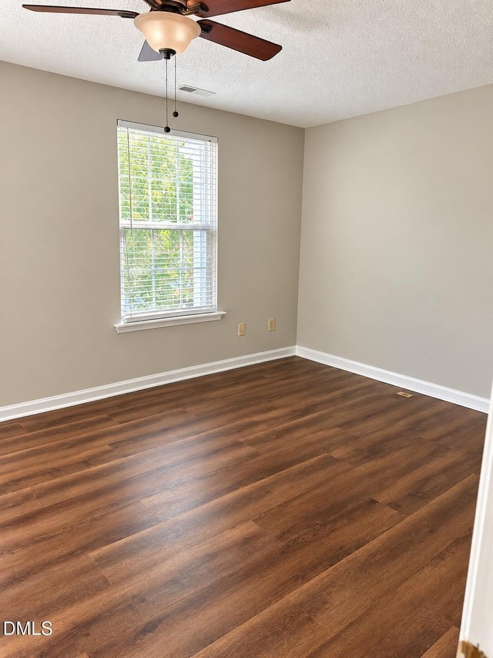 7334 Shellburne Dr - Photo 6 of 12