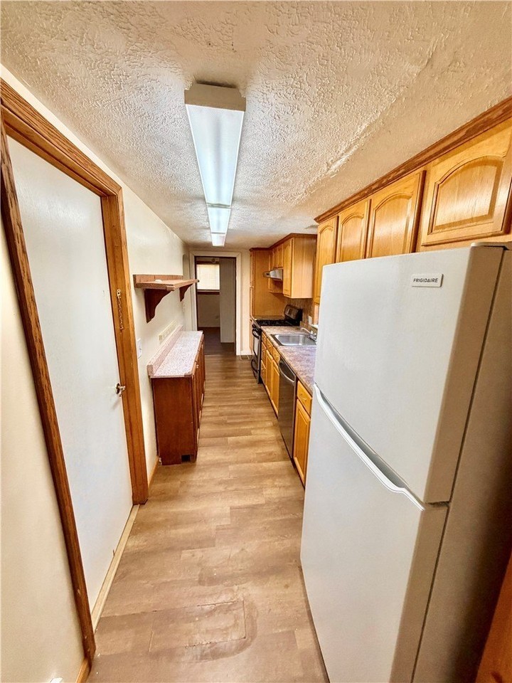 54 Euclid Ave - Photo 7 of 12