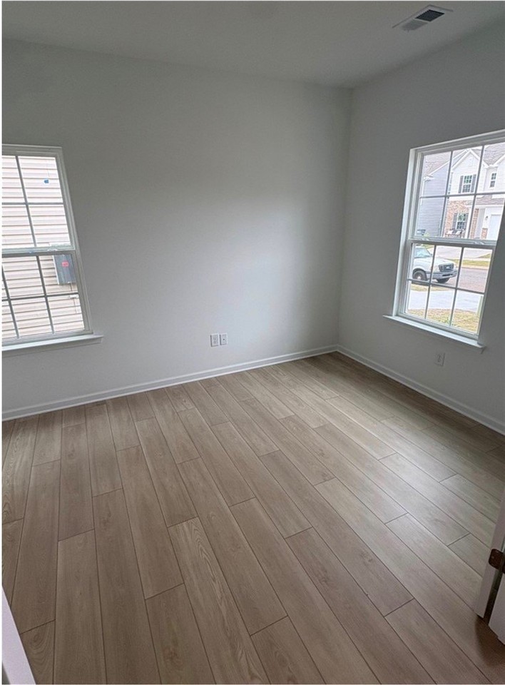 201 Mccormick Pl - Photo 3 of 21