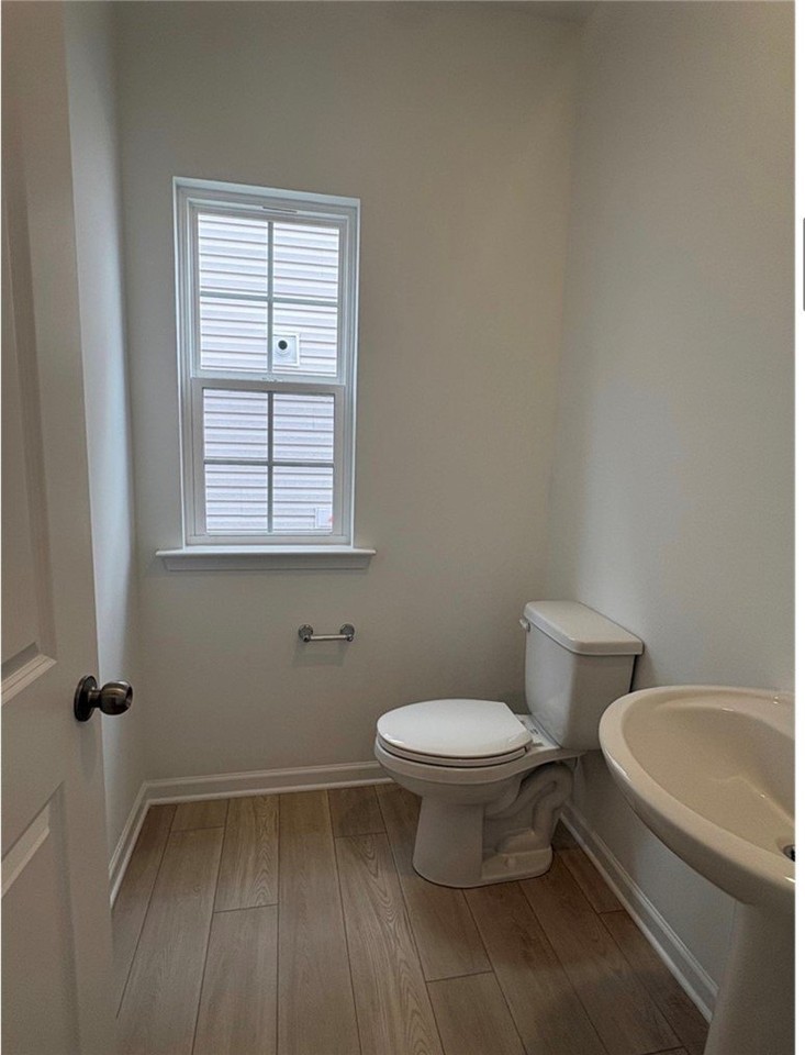 201 Mccormick Pl - Photo 4 of 21